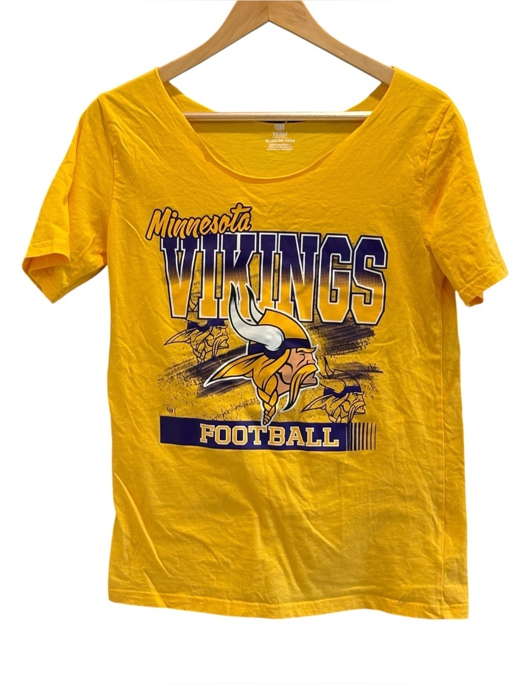NFL Team Minnesota Vikings Womens Scoop Neck Tee Shirt Size XL Cutt Off Collar
